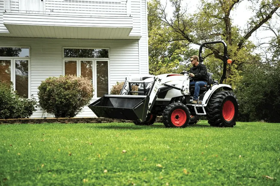 2025 Bobcat CT2025 compact tractor with front-end loader